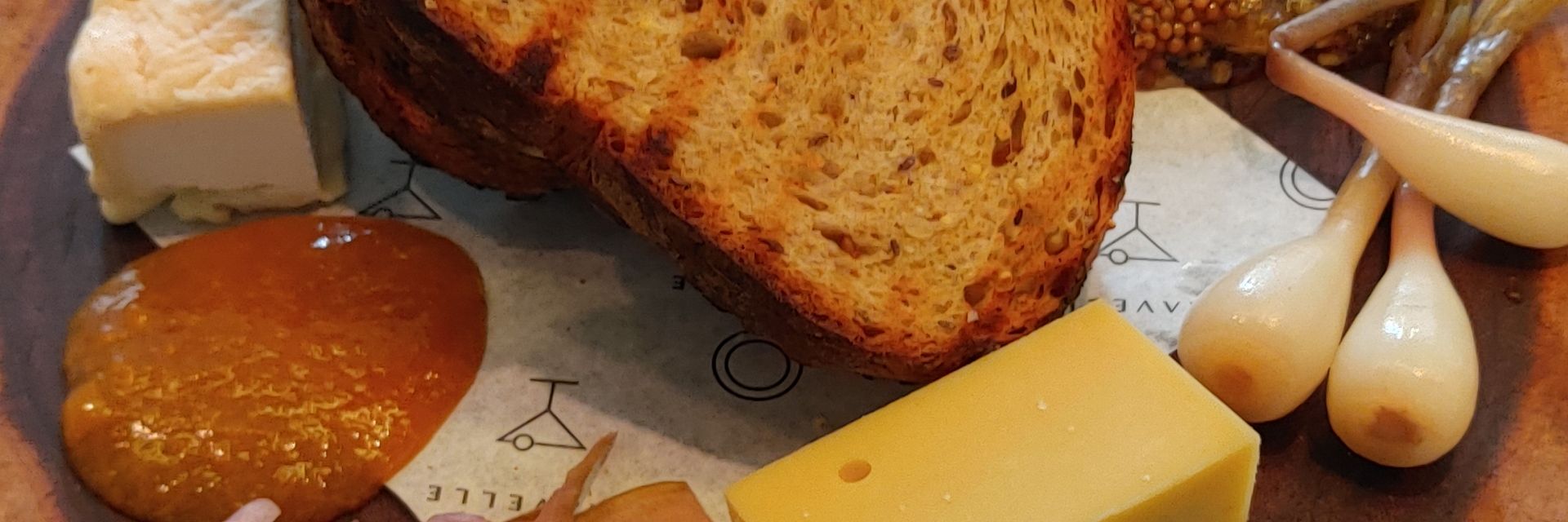 travelle_artisan_cheese_board_new.jpg